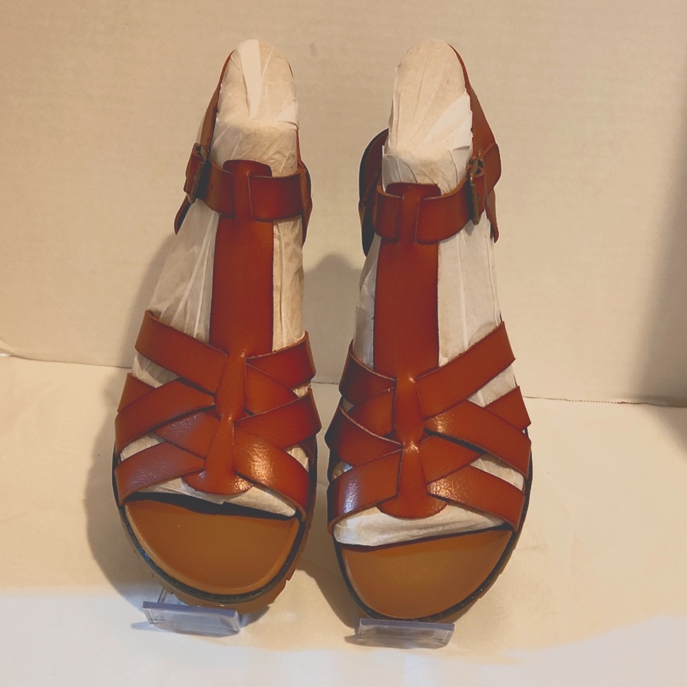 BRAND NEW WOMEN'S SANDALS POP LEATHER SIZE 11 COGNAC
